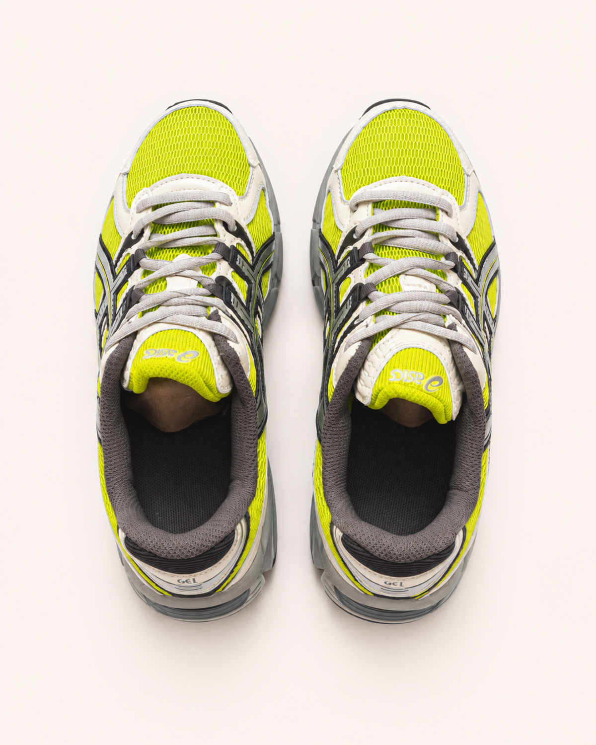 ASICS GEL-STRATUS MC – Neongelb / Creme / Silber – Draufsicht
