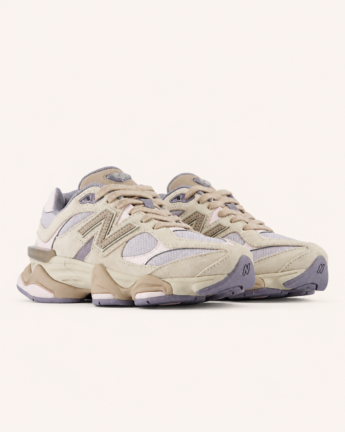 New Balance 9060 Unisex – Timberwolf / Driftwood – Schrägansicht