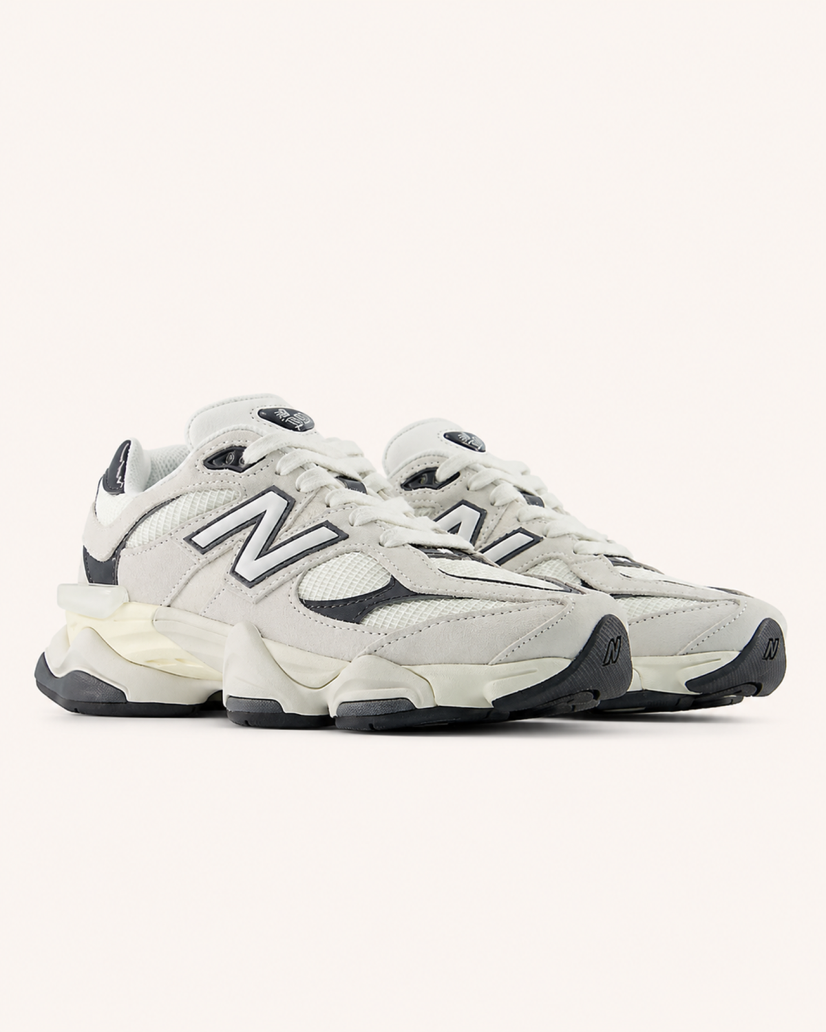 New Balance 9060 Unisex – Reflection / Sea Salt – Schrägansicht