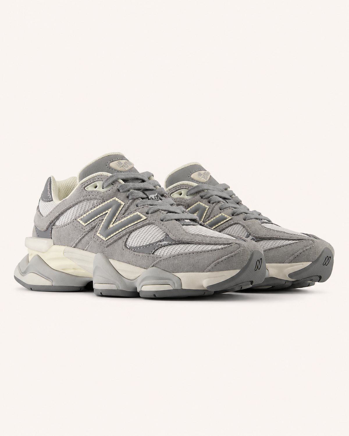 New Balance 9060 Unisex – Angora / Reflection – Schrägansicht